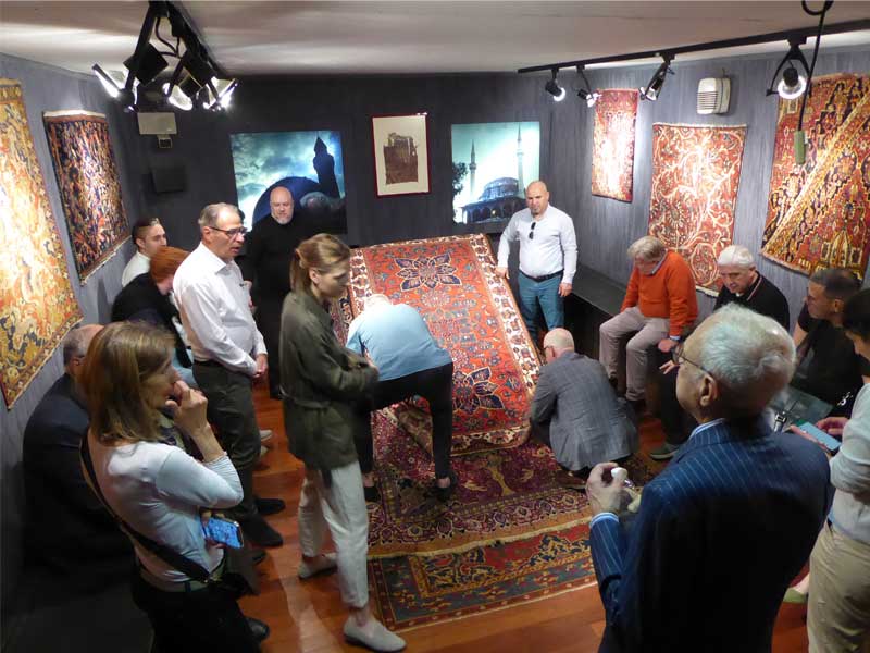 گزارش تصویری بازدید پژوهشگران فرش از موزه دکتر طاهر صباحی
